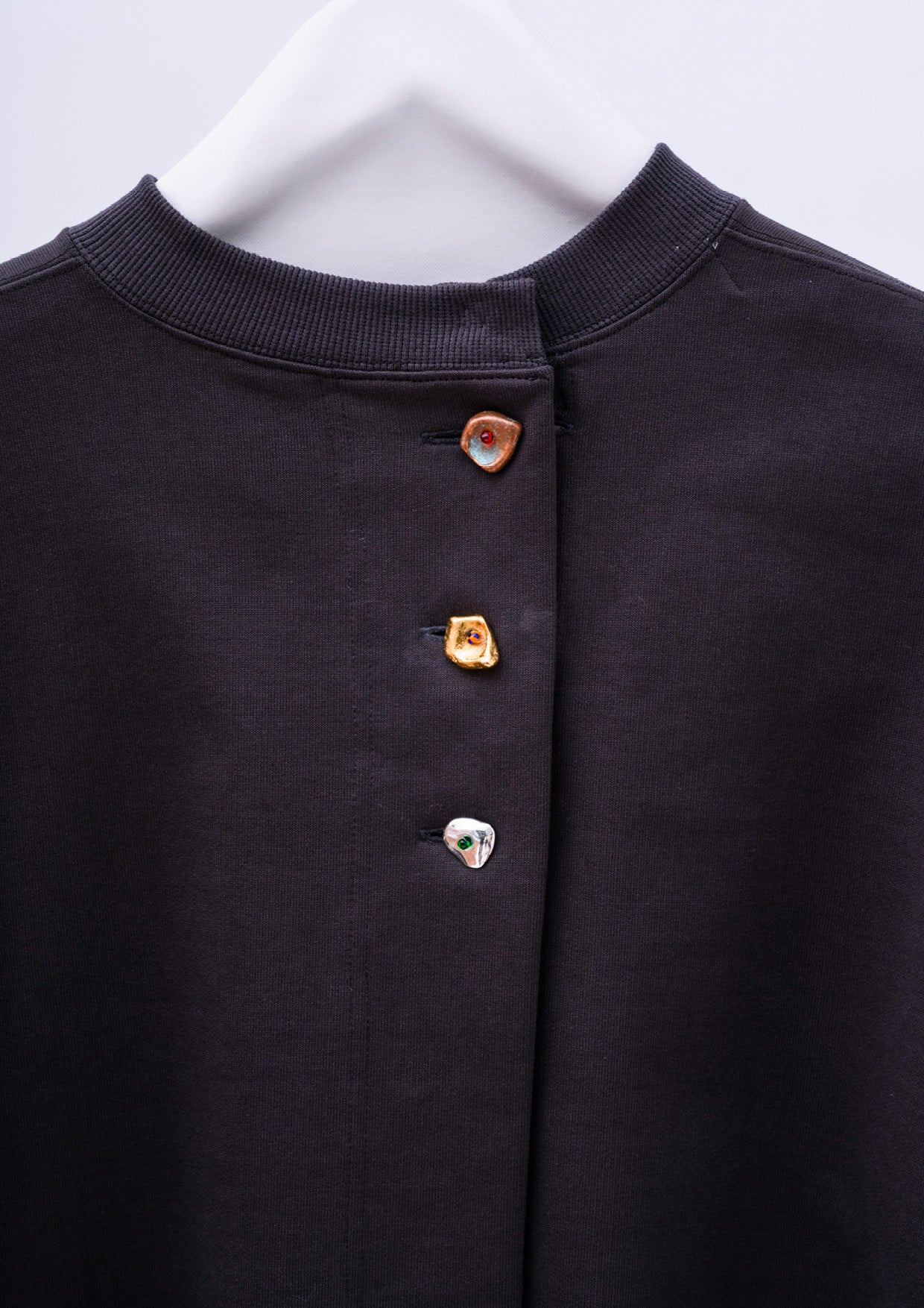 Pottery Beads Bottun Sweater