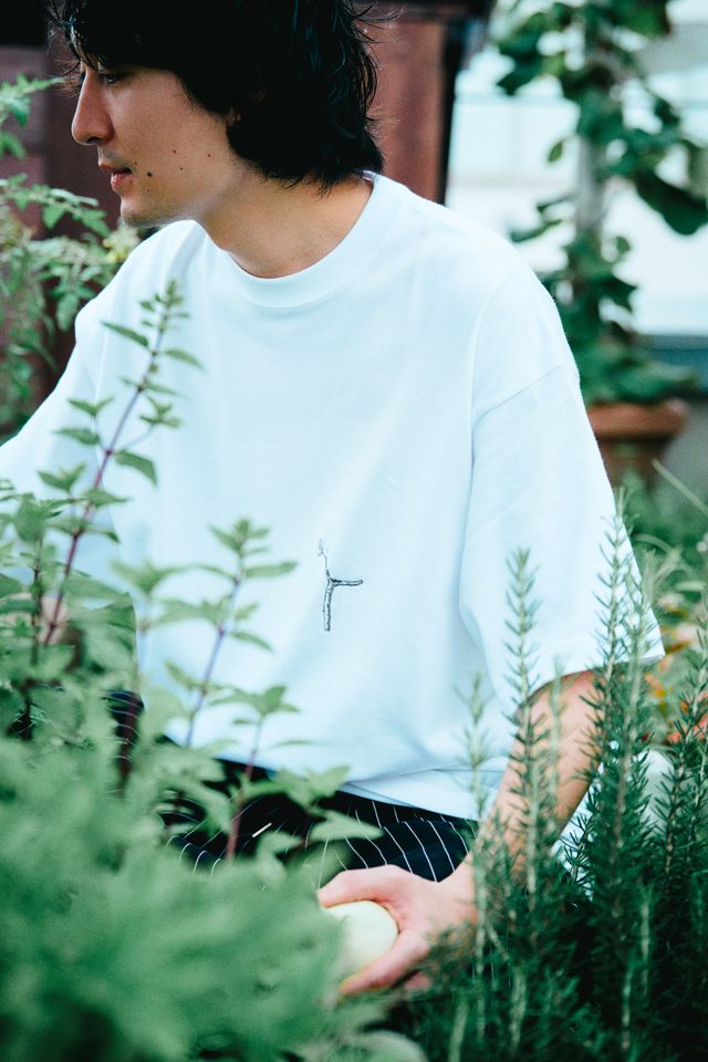 TWIGGY. 35 – Twig Embroidery T-shirts