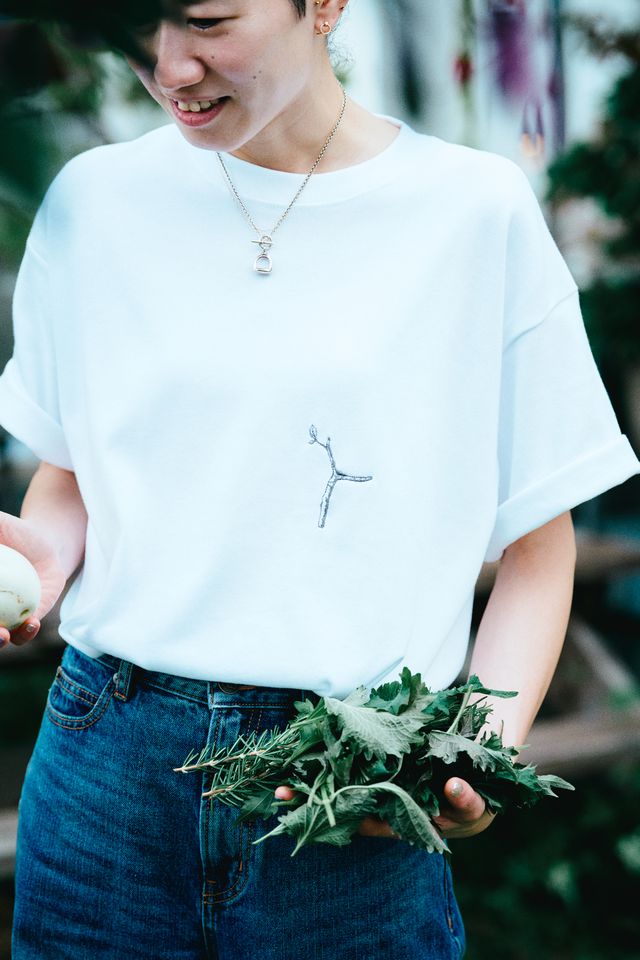 TWIGGY. 35 – Twig Embroidery T-shirts