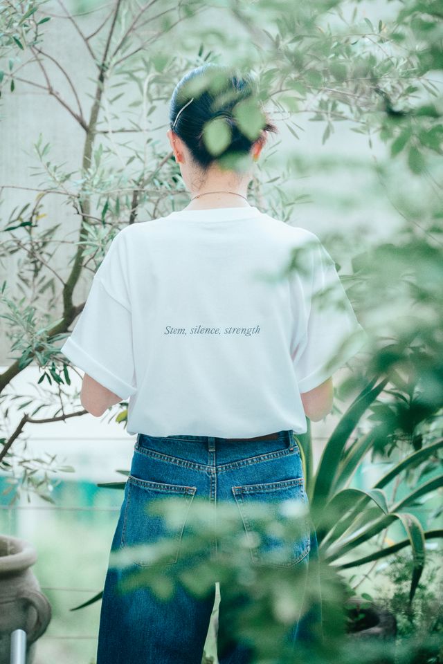 TWIGGY. 35 – Twig Embroidery T-shirts