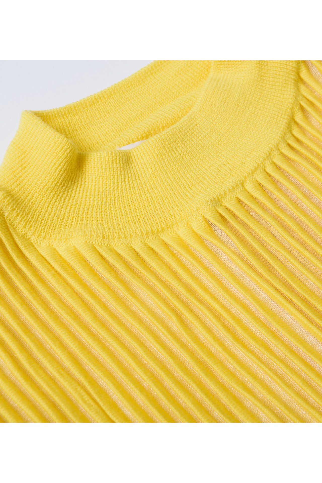 BLIND KNIT