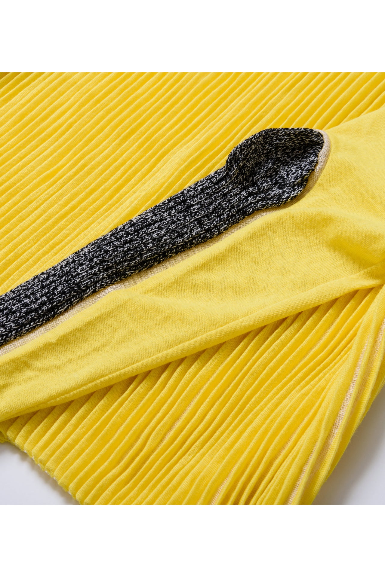 BLIND KNIT