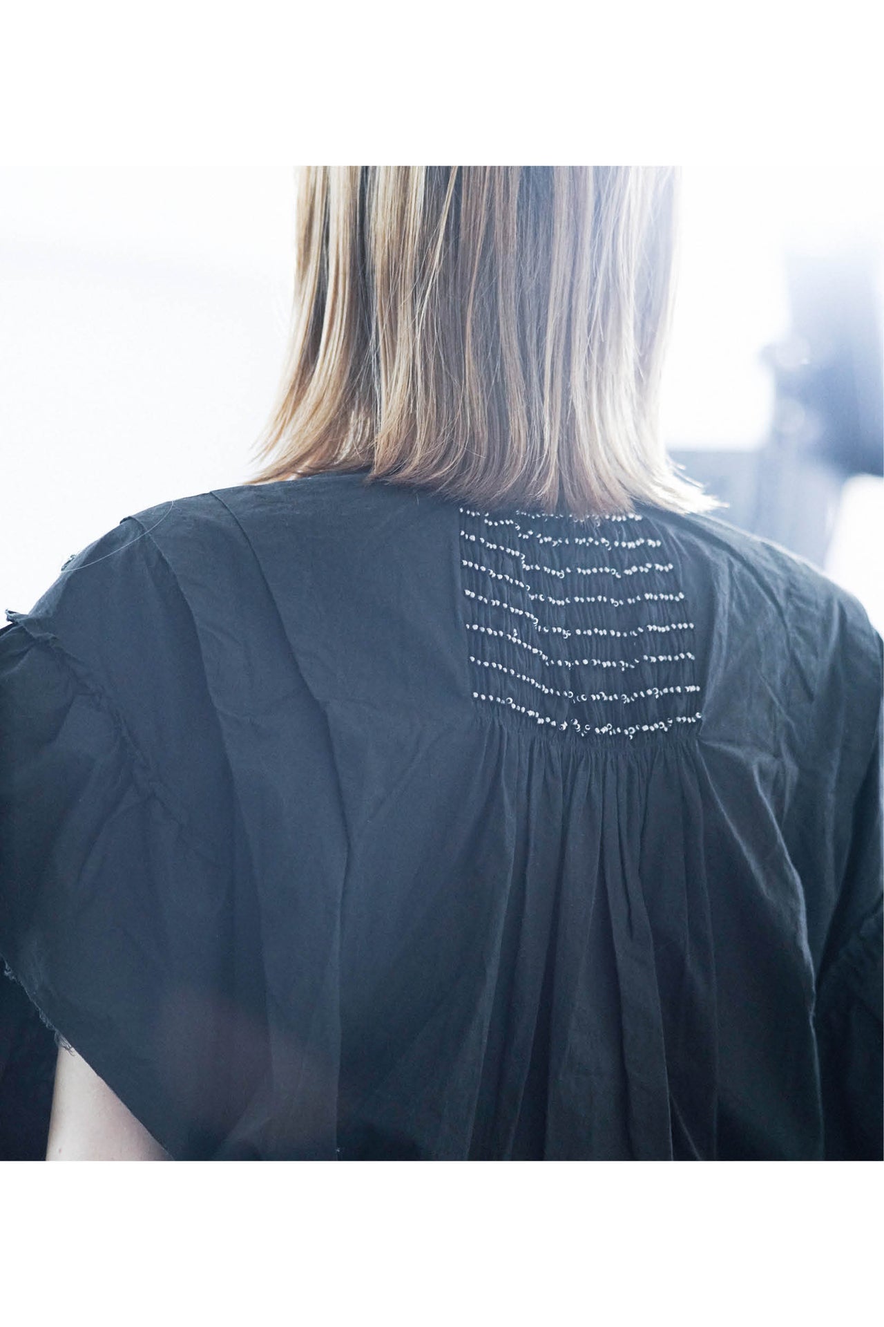 SS20-HAND SMOCKING TOP