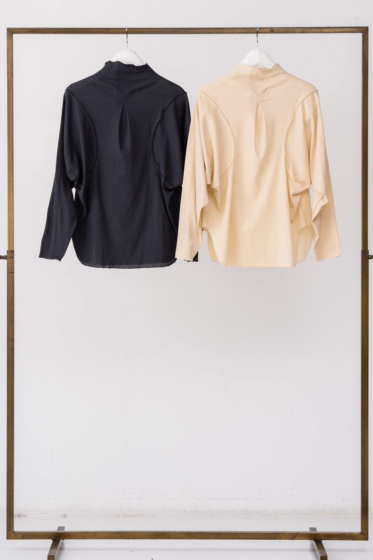PLAIN HIGH NECK TOP
