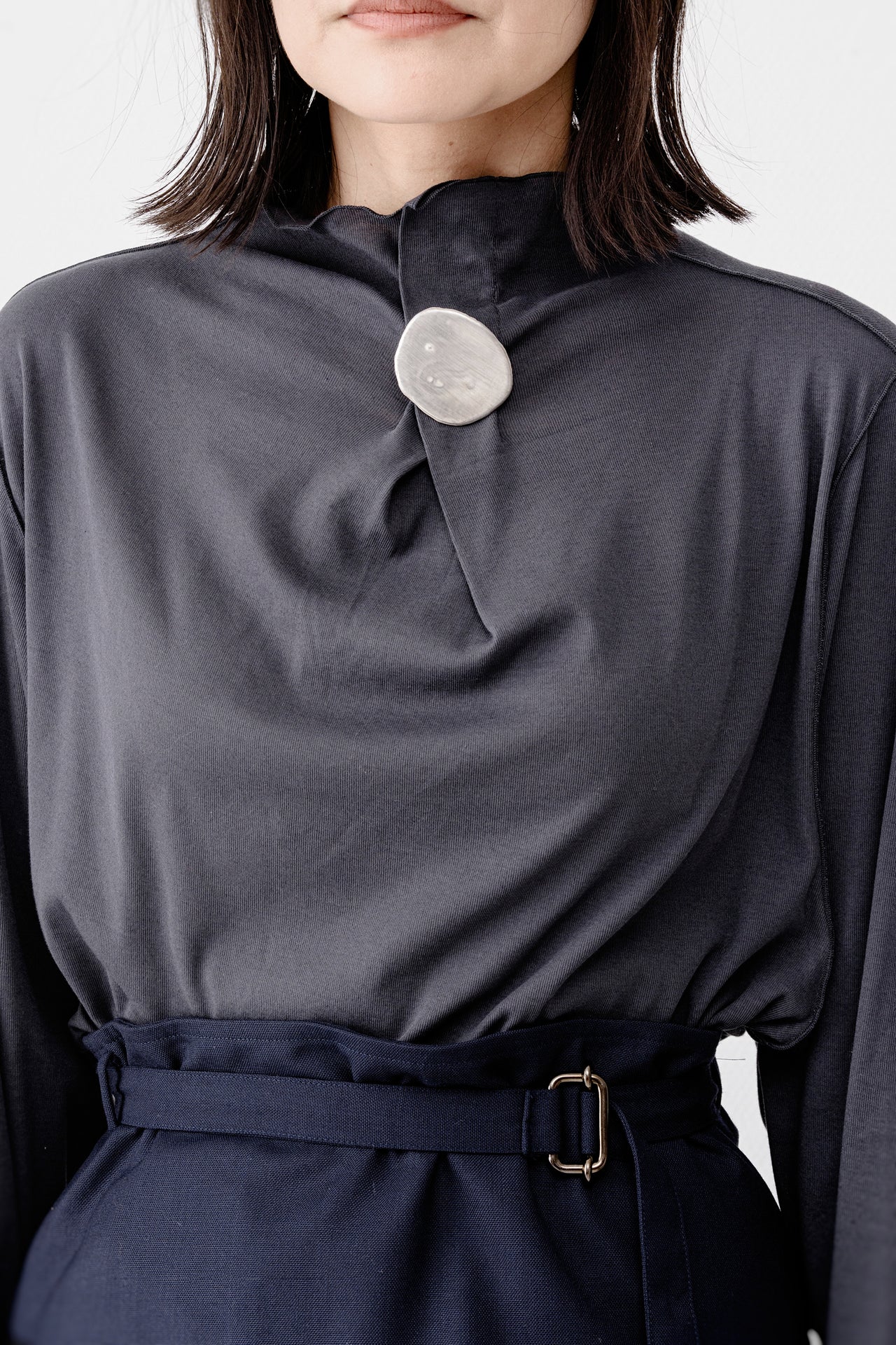 PLAIN HIGH NECK TOP