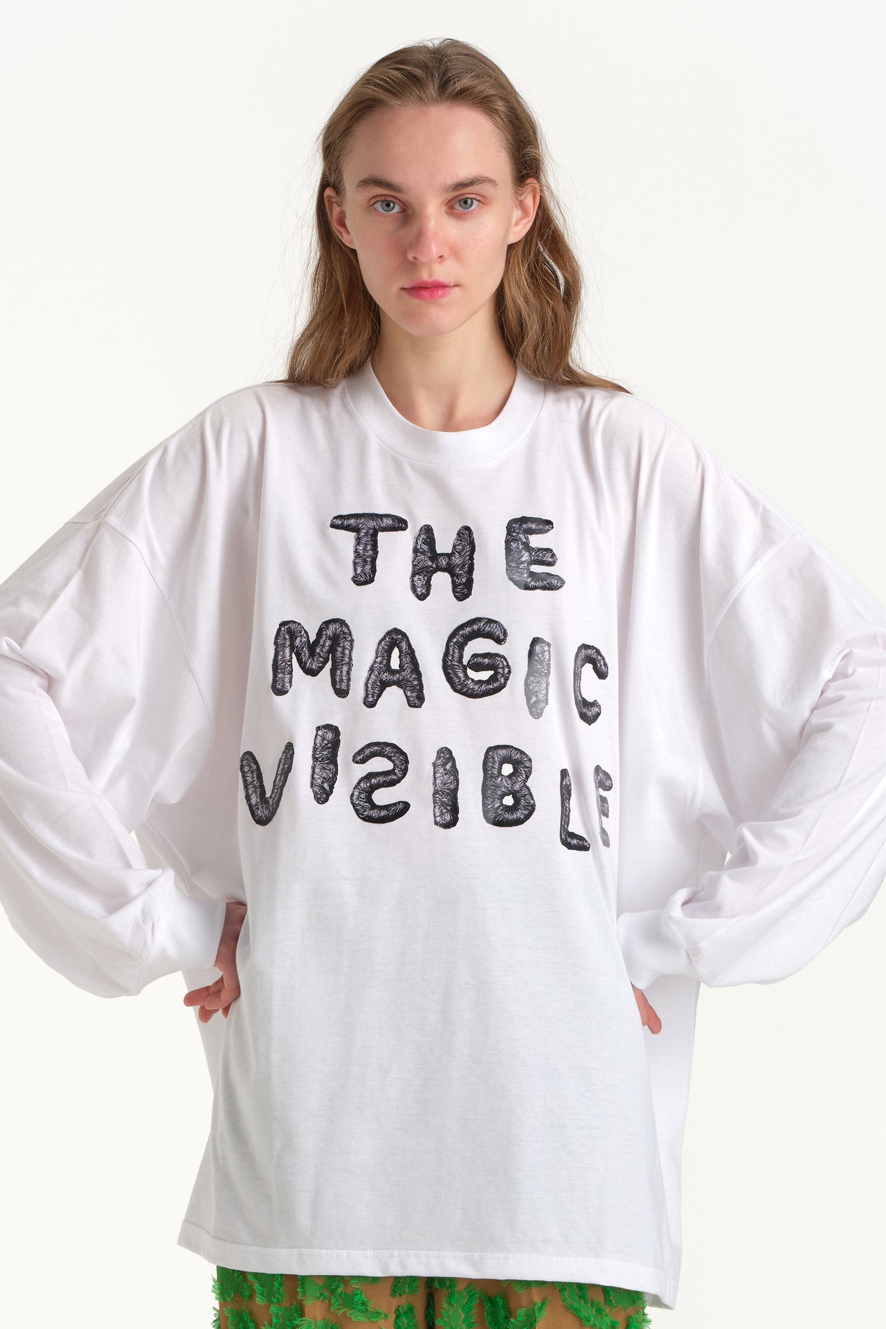 THE MAGIC VISIBLE Long Tee