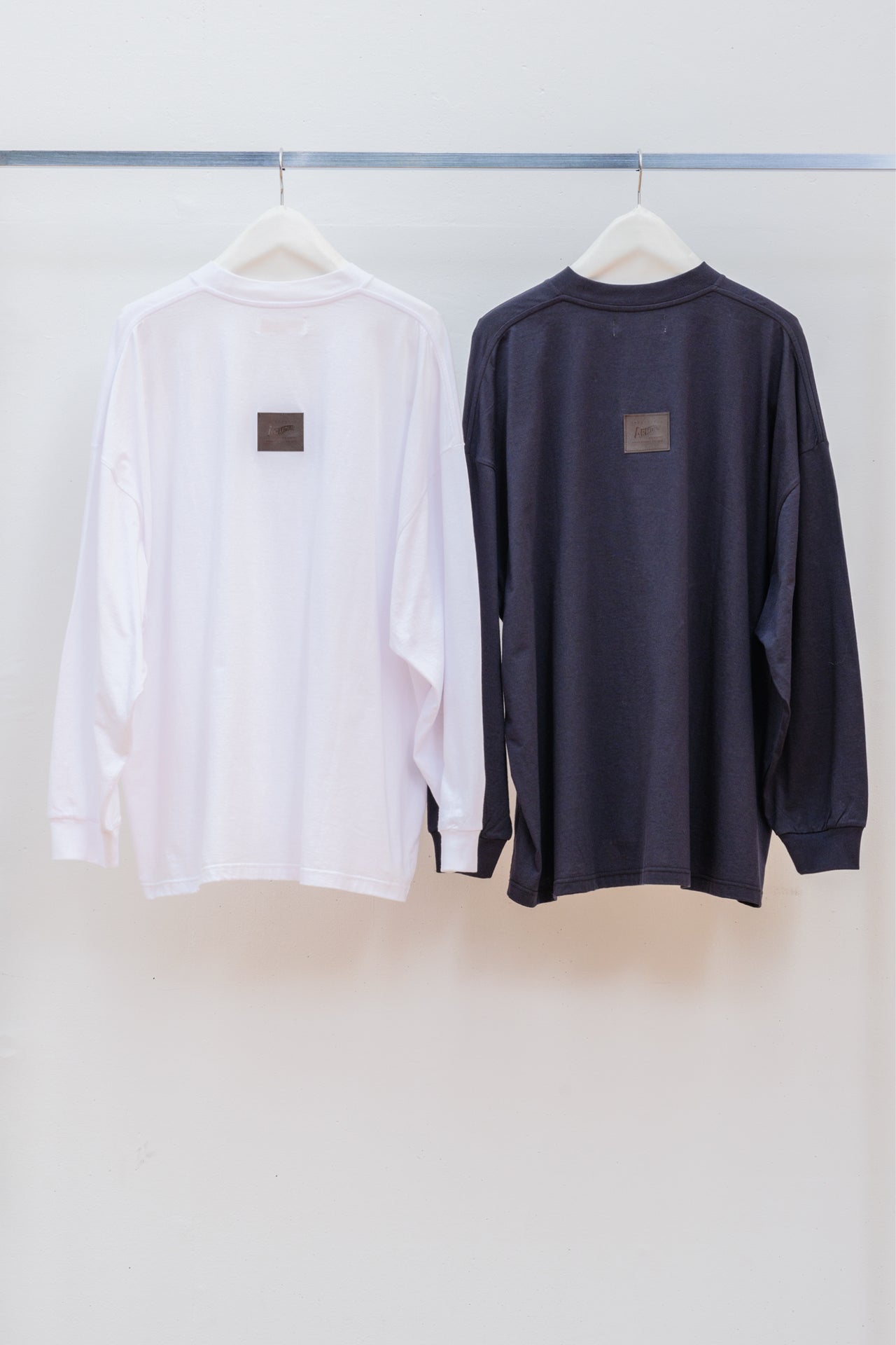 THE MAGIC VISIBLE Long Tee