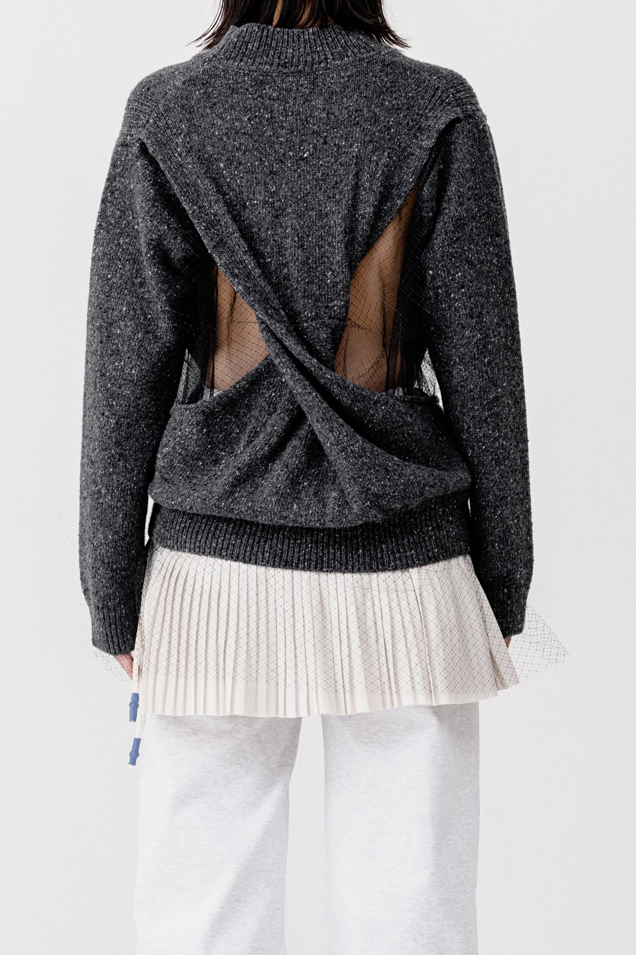 V NECK DOCKING PULLOVER KNIT