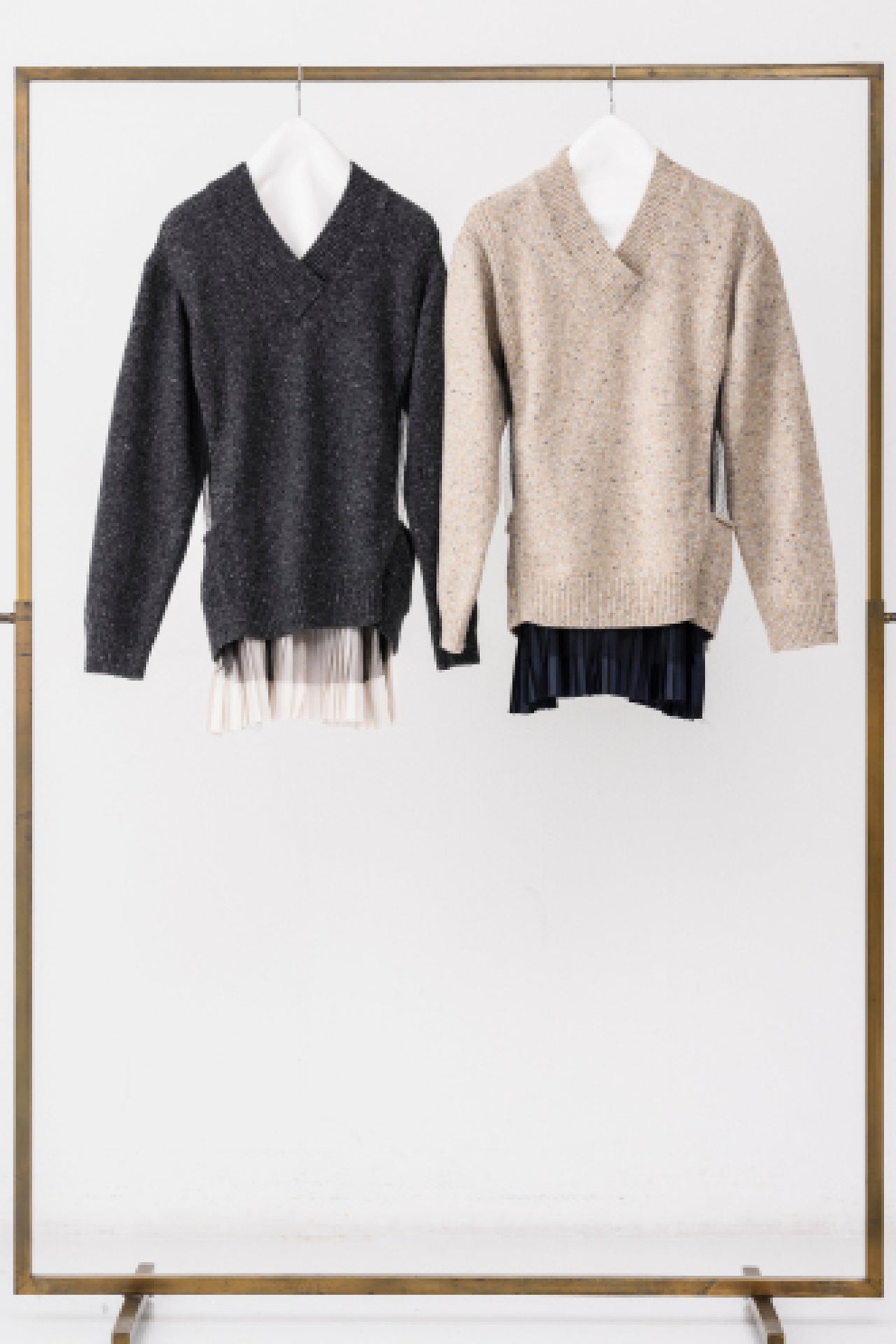 V NECK DOCKING PULLOVER KNIT
